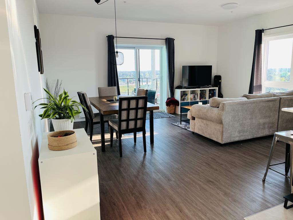 Condo 3 chambres,2 salles de bain, Gym, et 2 stationnements inclus. 1000$ de rabais sur le premier mois.