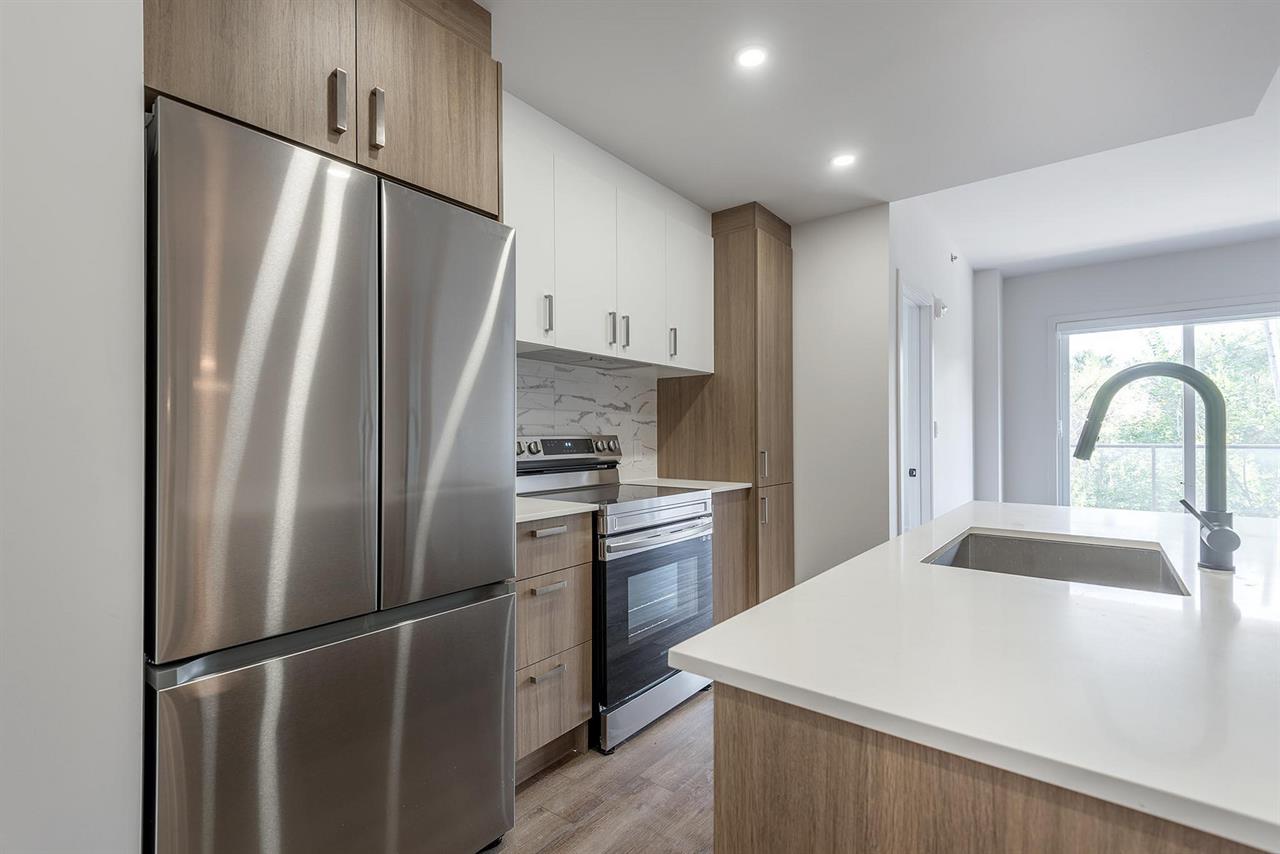 2 Bedroom - 2020 Lucien-Thiemens, Montréal