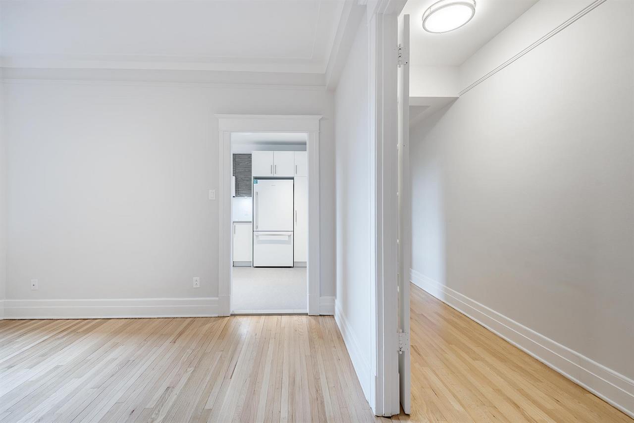 2 Bedroom - 5010 Sherbrooke W, Montréal