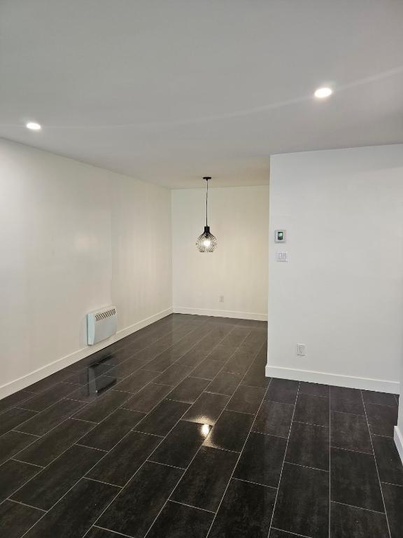 APPARTEMENT 5 1/2 À COWANSVILLE (3 chambres et 1salle de bain)