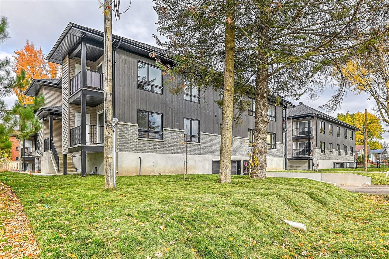 MAGNIFIQUE APPARTEMENT À LOUER À ST-CHARLES-BORROMÉE