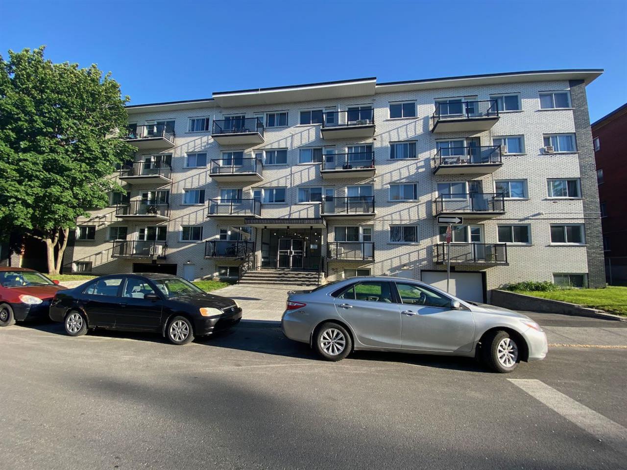 One-Bedroom (3.5) Large - 2925 Rue Louis-Paré, Lachine