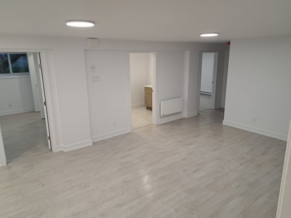 **NOUVEAU APPT 3 CH. À LOUER**