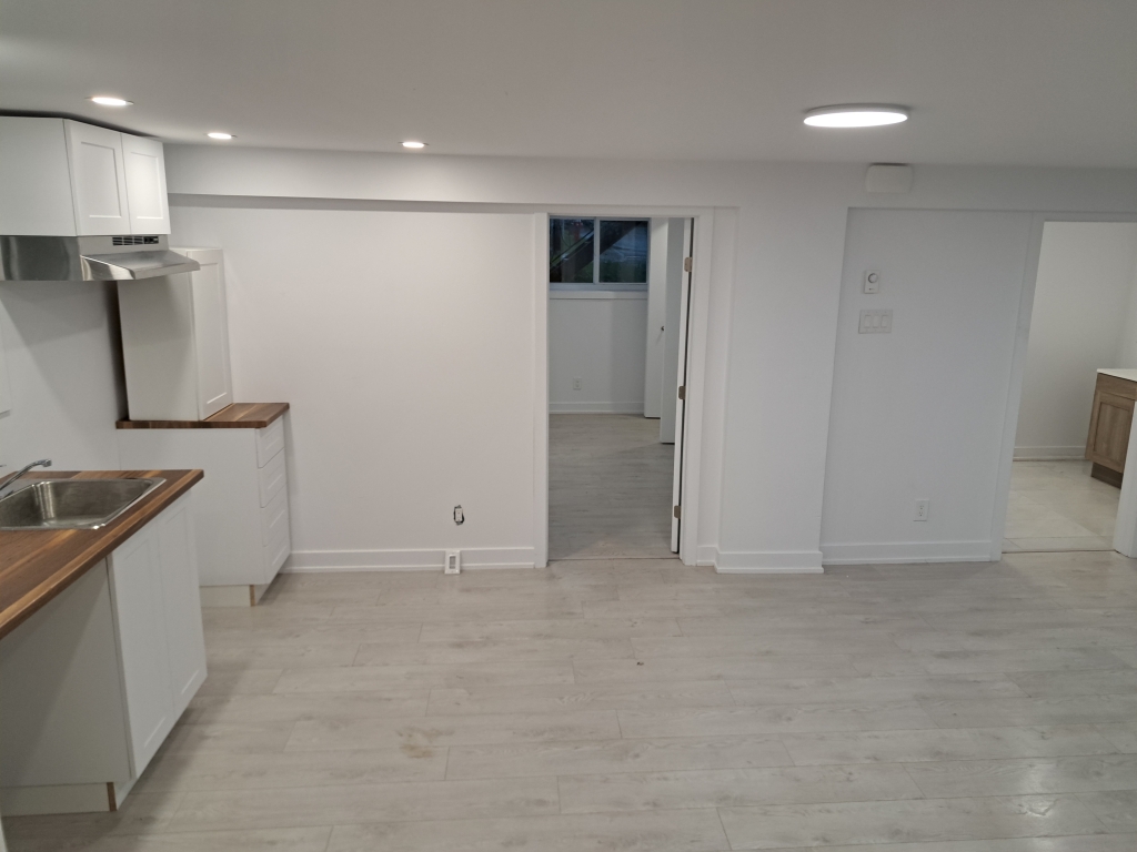 **NOUVEAU APPT 3 CH. À LOUER**