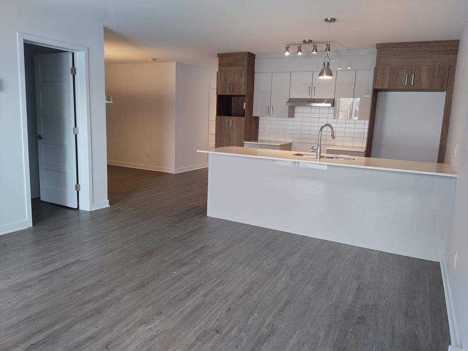 2 CH - 1 SDB - Laval - $2,250 /mo