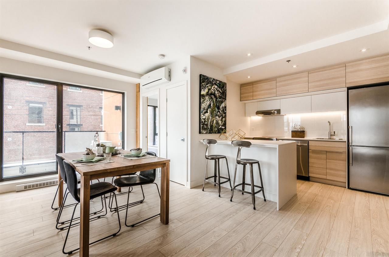 2 Bedrooms - 305 Rue De La Montagne, Montréal