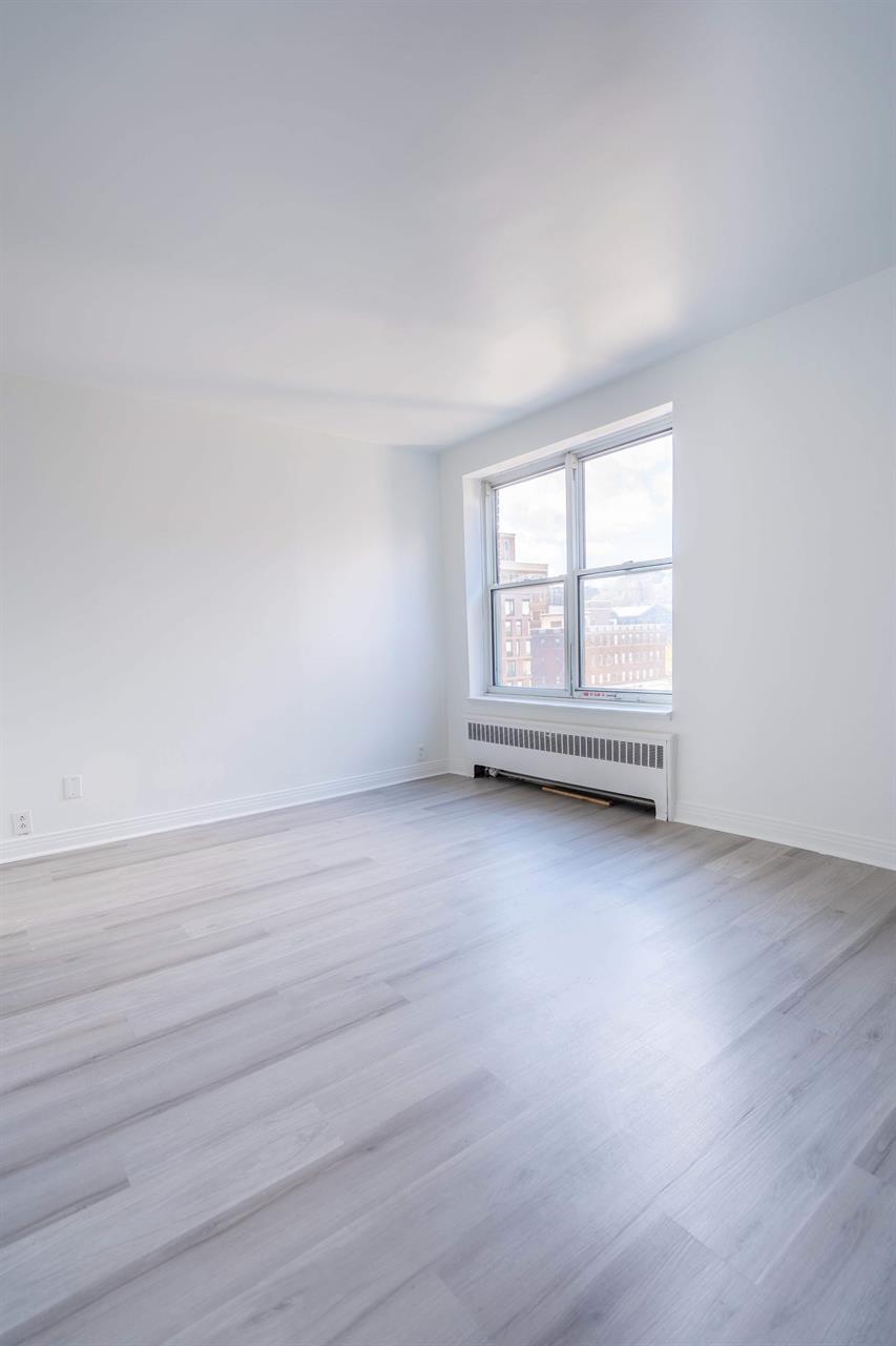 2 CH - 1 SDB - Montréal - $2,250 /mo