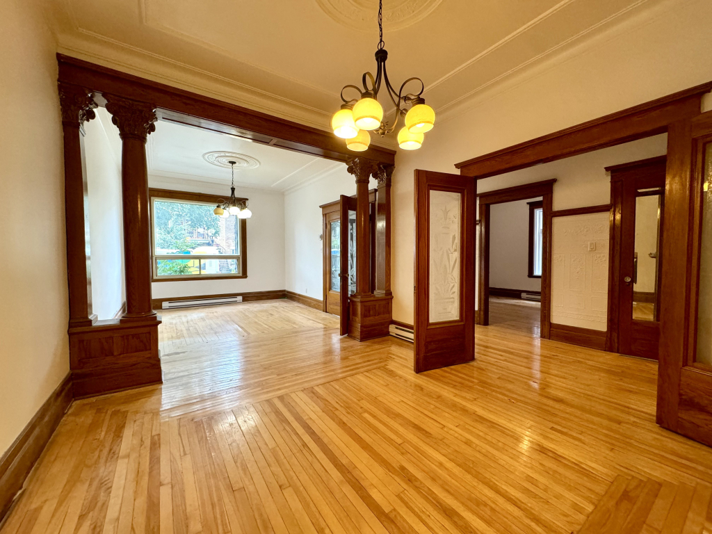 Villeray - 8 1/2 De 4 Chambres + Parking