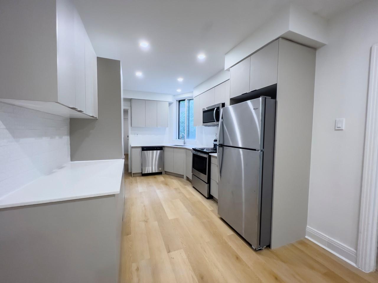 3 Bed - 3445 Rue Stanley, Montréal