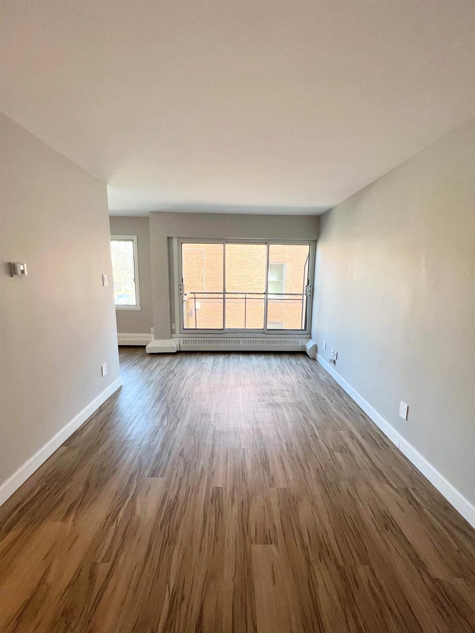 2 CH - 1 SDB - Montréal - $1,575 /mo