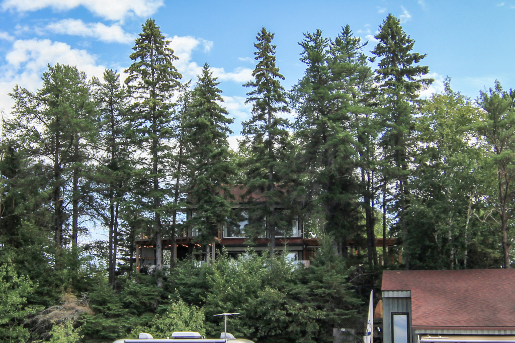 Maison Sur Le Bord Du Lac Saint-Jean