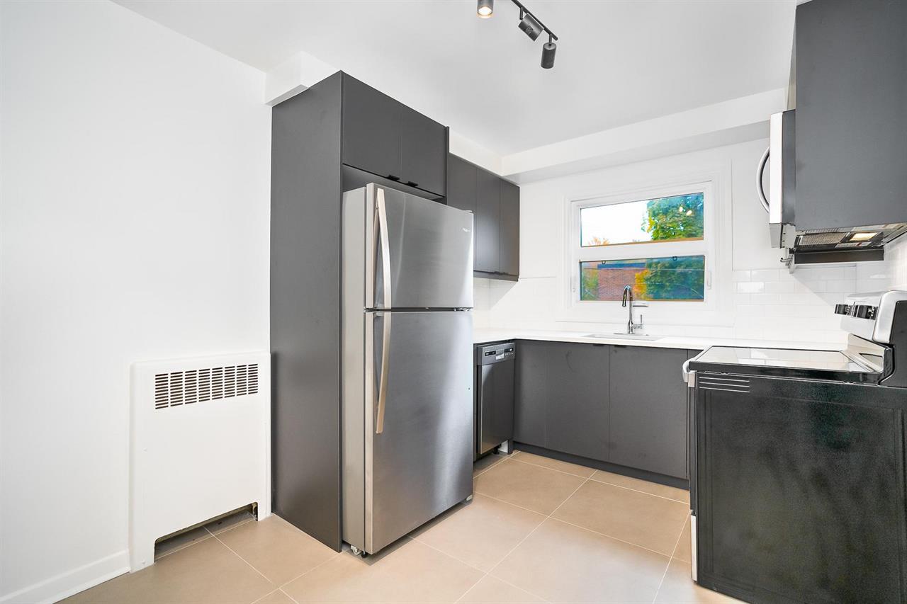 #12, 2 Bed, 1 Bath - 3871 Rue Beaubien Est, Montréal