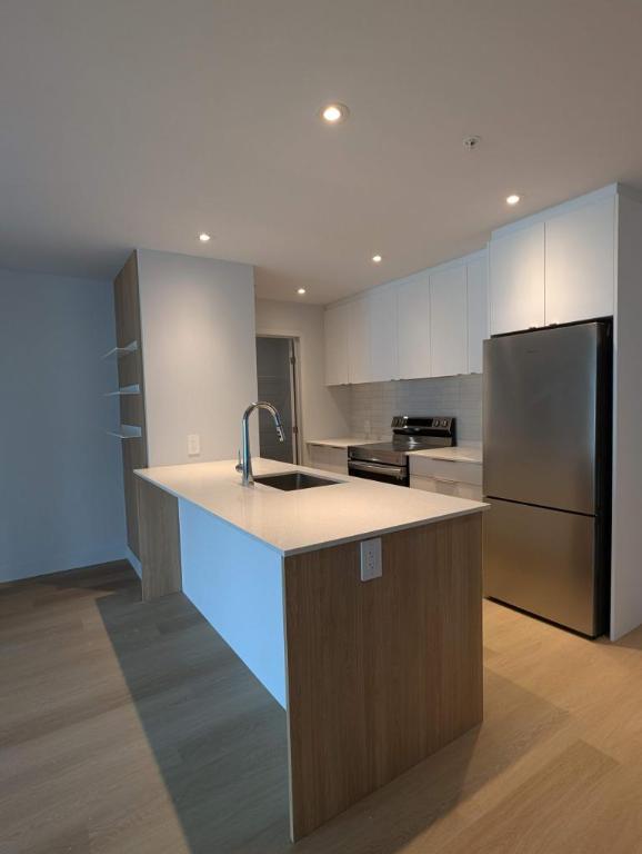 2 CH - 1 SDB - Montreal - $2,135 /mo