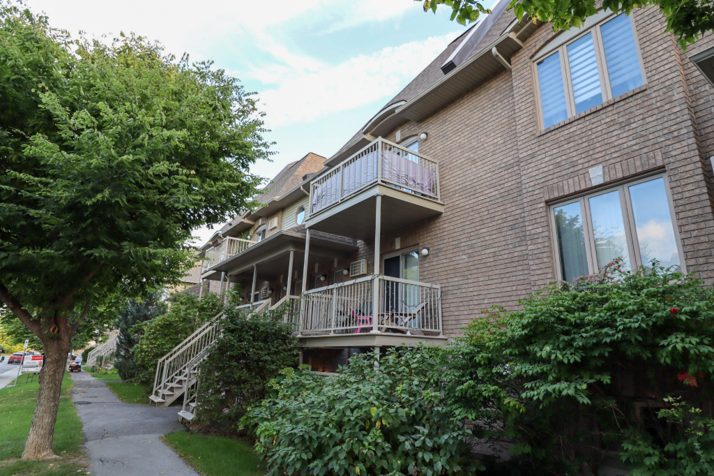 Condo De 2 Chambres à Louer Au Plateau