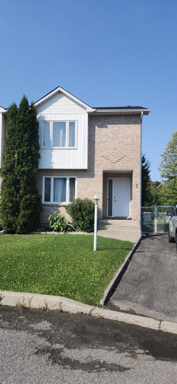 Maison à Louer (Rond Point)