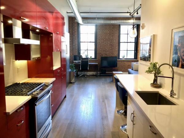 SUPERBE LOFT type industriel dans Ville-Marie