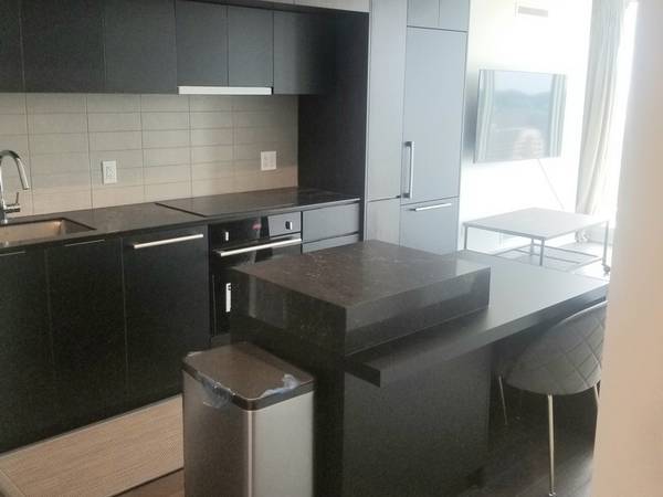 Montreal Furnished Condo Rental - Gorgeous 1 Bed + Den, 1 Bath