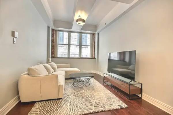 4 1/2 condo meublé / Fully Furnished and available immediately