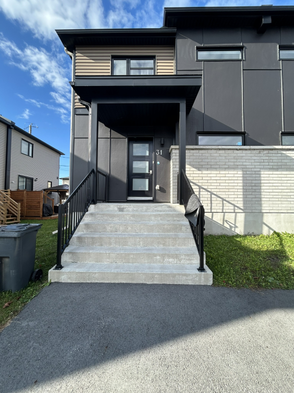 SUPERBE MAISON EN RANGÉE 3CC À GATINEAU