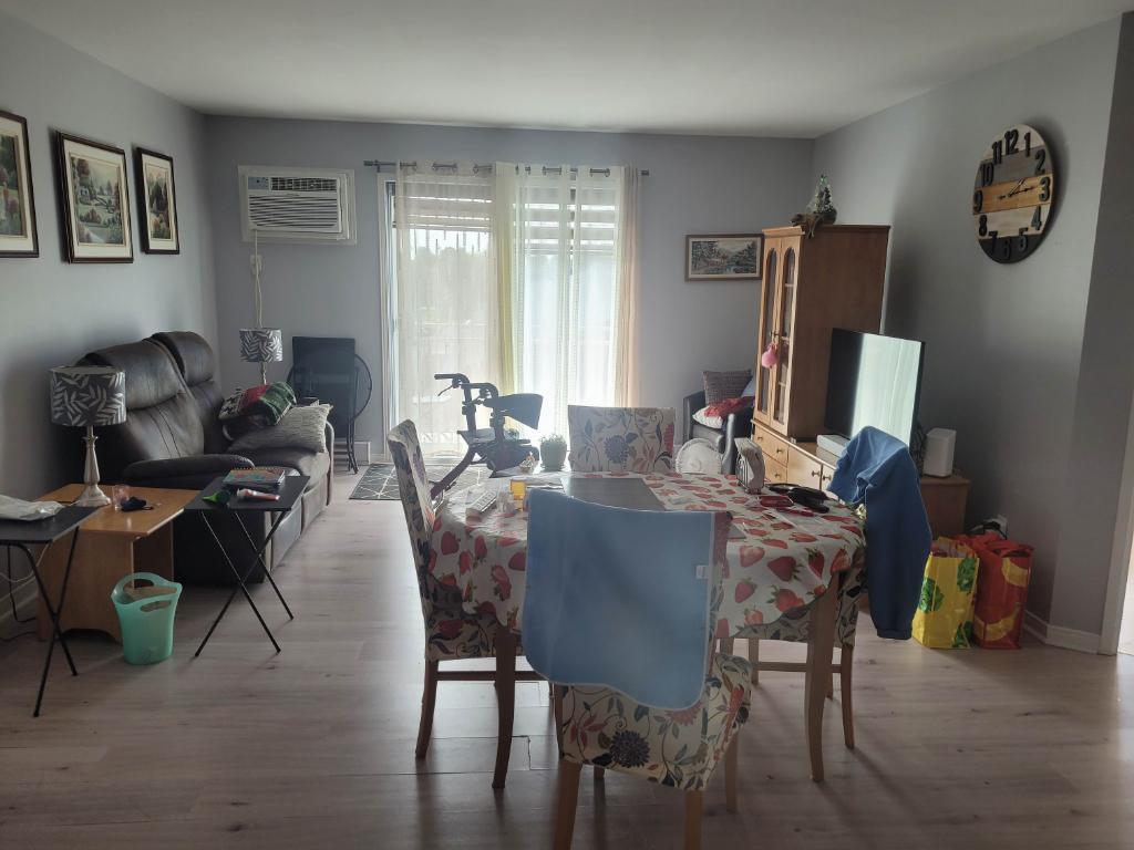 Logement 4-1/2 pour 55 ans et plus Châteauguay - appartement à louer