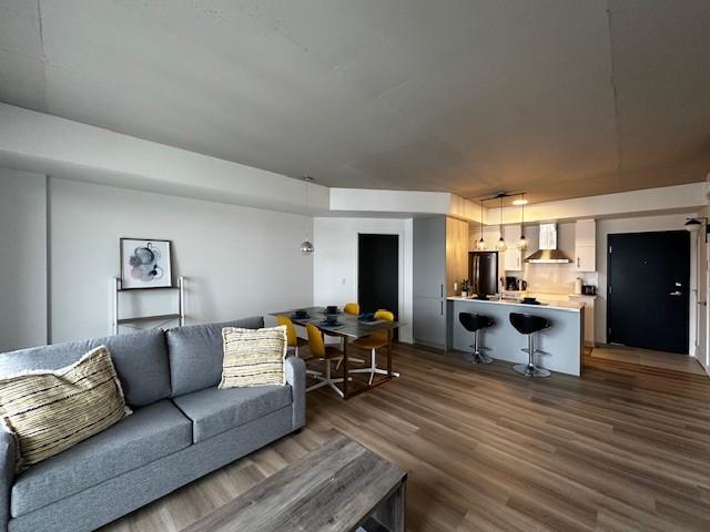 CONDO Neuf à LOUER - 3 1/2 PLUS avec BUREAU à STE-FOY