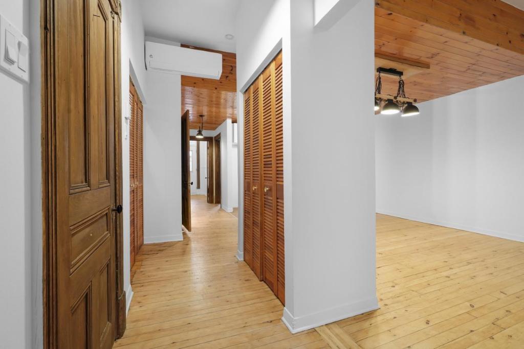 LIBRE Logement rénové 2 cac + bureau Plateau-Mont-Royal Montréal - appartement à louer