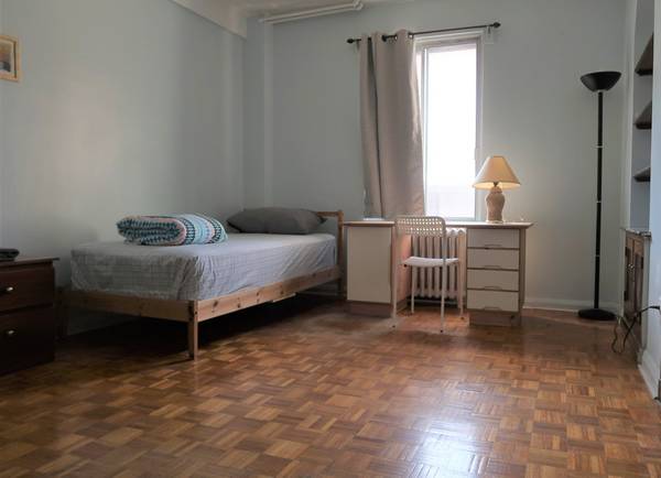 Private Studio size apt 2 min walk to McGill - from January