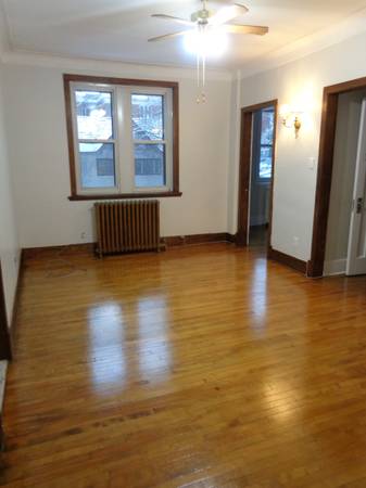 Spacious 3 bedroom apartment in Cote-des-Neiges November/December 1st!