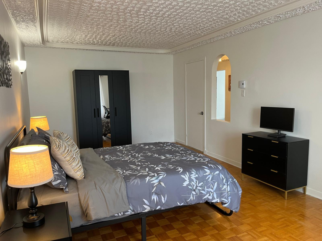 Très Grande Chambre Privée A Louer