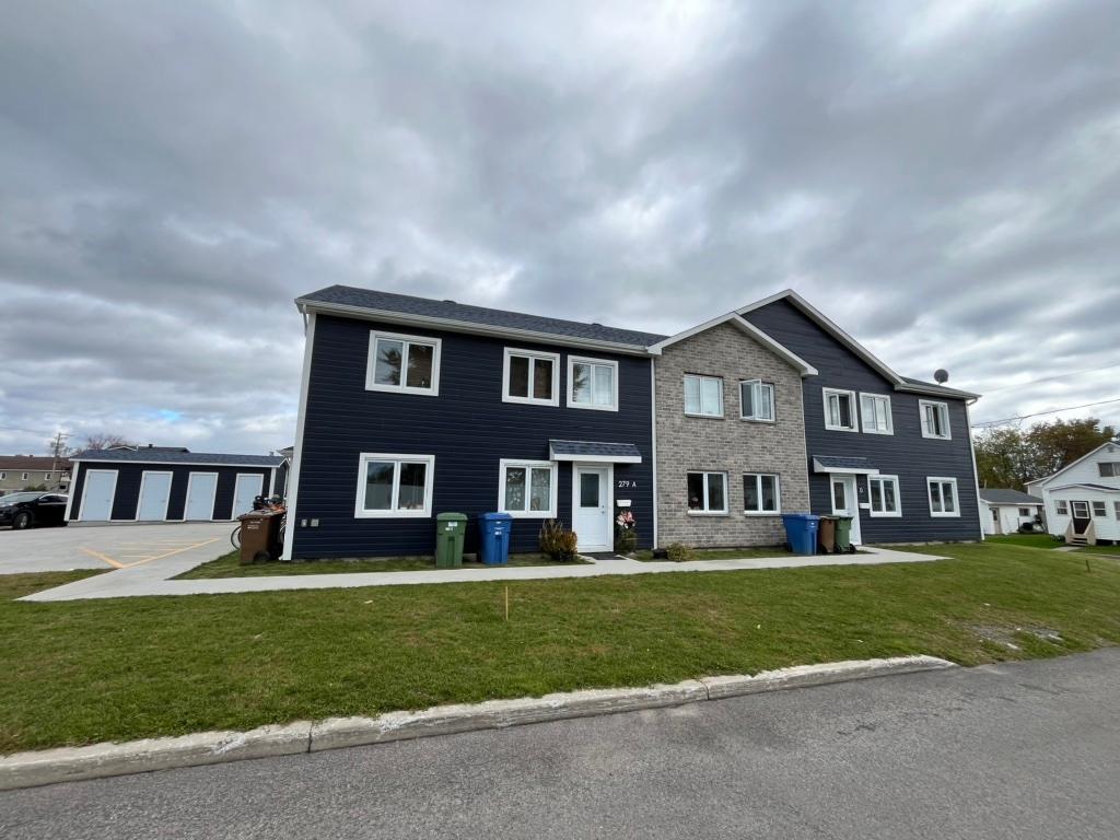 Grand 5 1/2 à louer Lachute