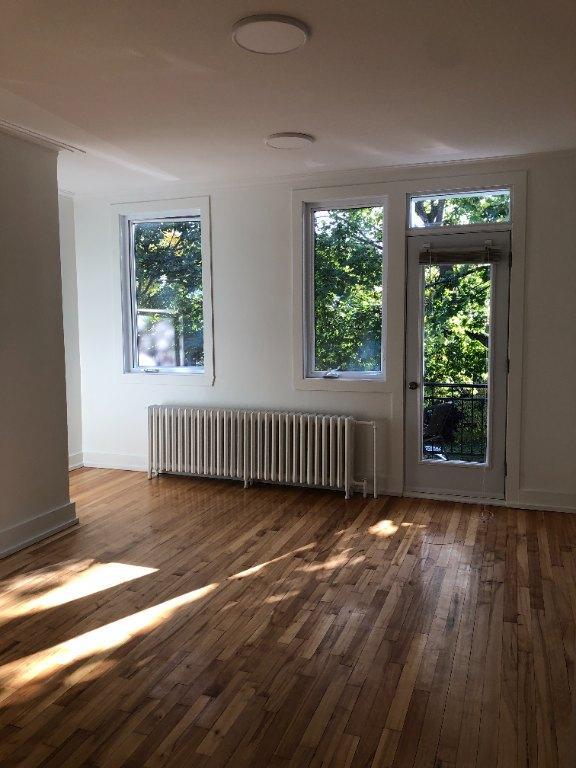 4 ½ Rosemont lumineux semi-meublé+chauffé à louer dans un beau quartier paisible 1,850$/mois