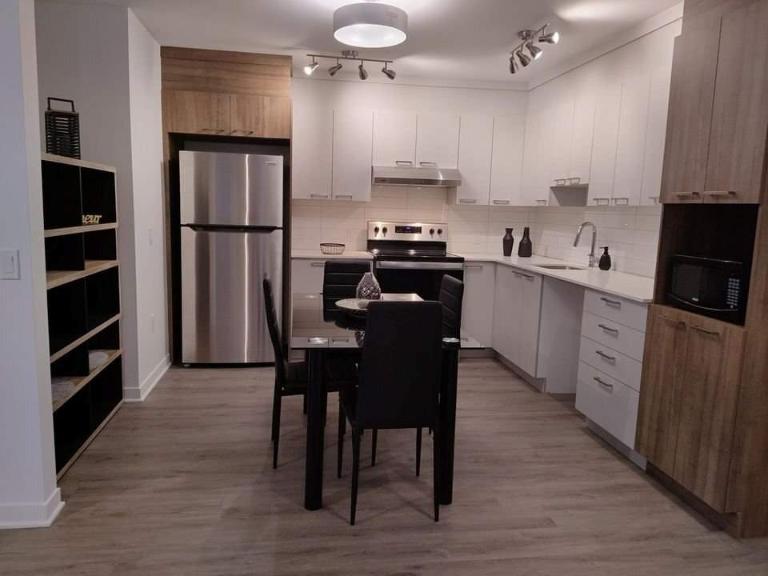 2 CH - 1 SDB - Laval - $1,960 /mo