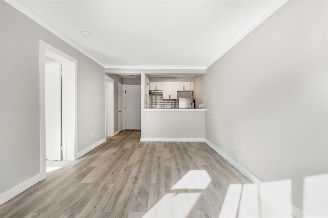 Renovated And Sunny Studio Unit - 4615-4625 Bourret Avenue, Montréal