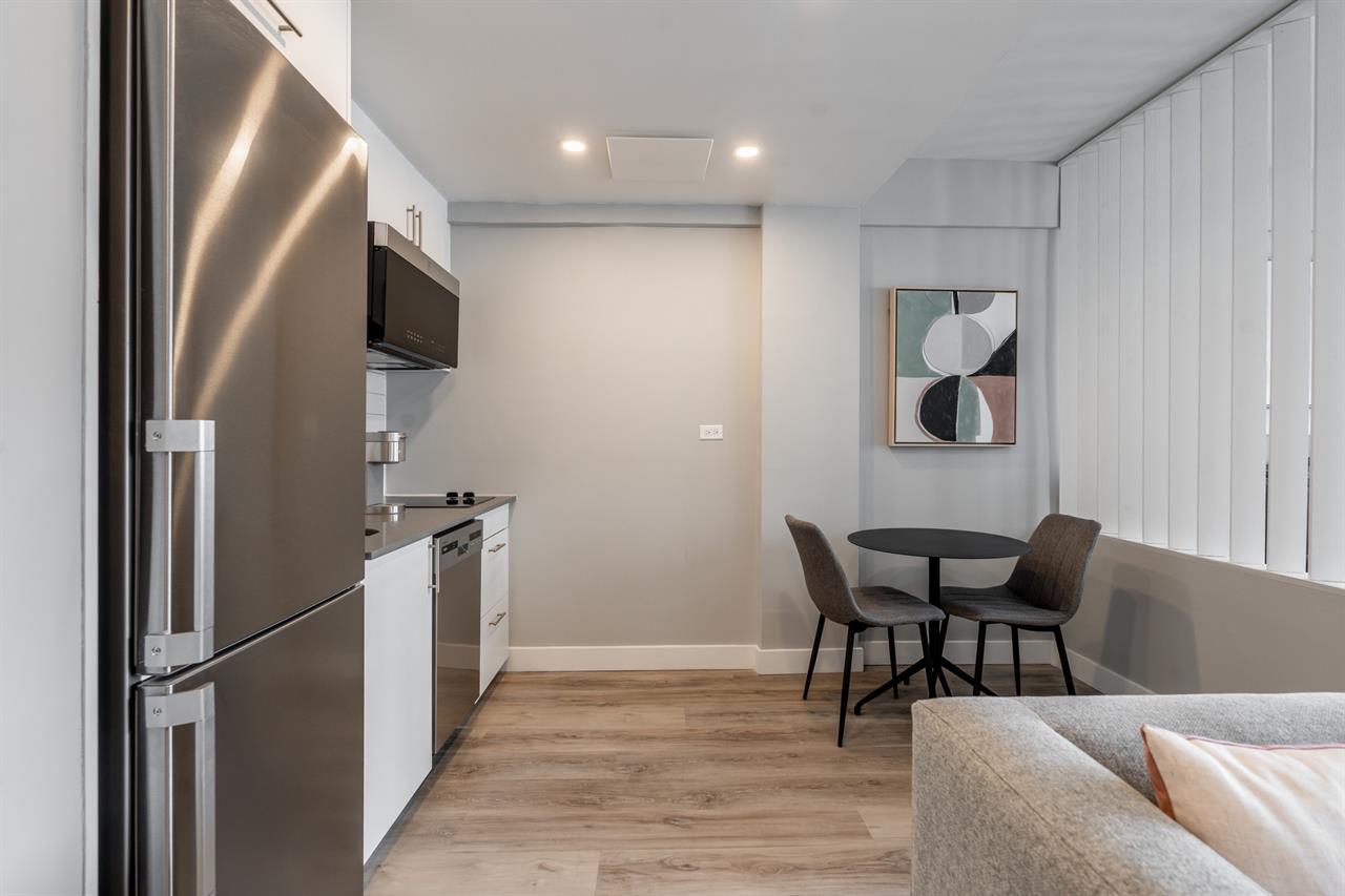 Renovated Sunny Studio - Atwater Metro - 1420-1440 Towers Street, Montréal