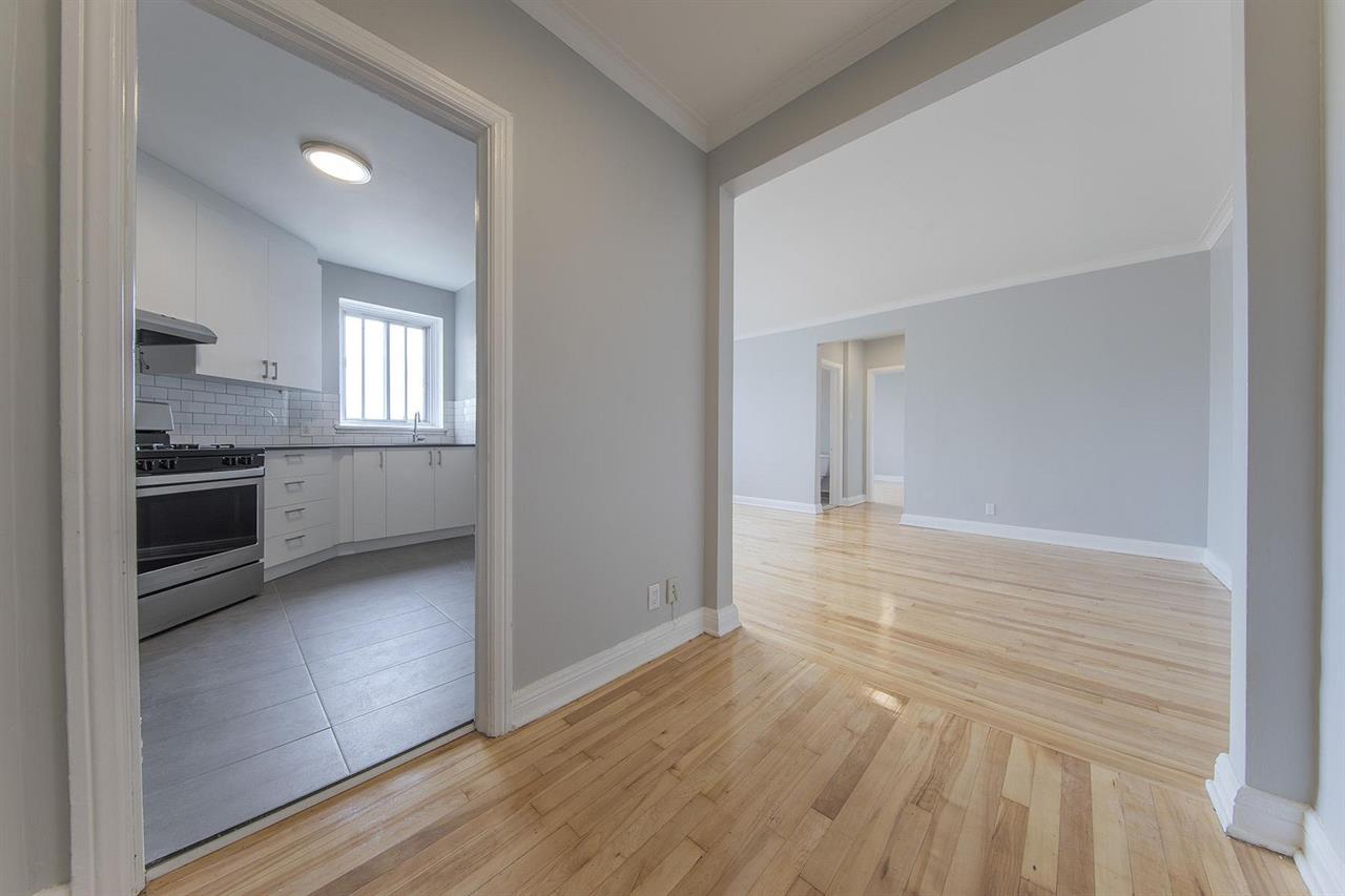 Rennovated 1 Bedroom Unit - 6325 Somerled Avenue, Montréal