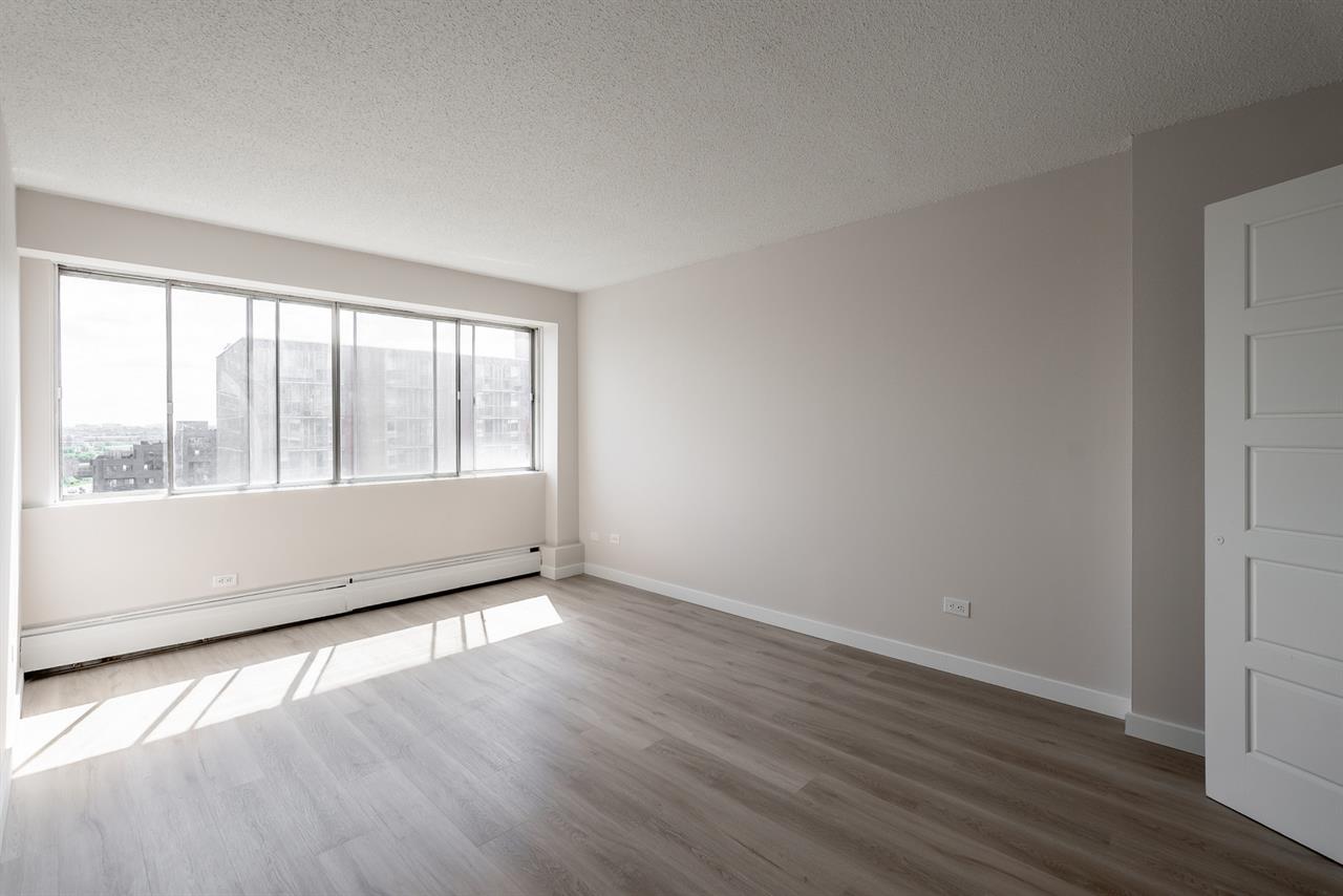 Sunny And Renovated 3 1/2 - Saint Laurent - 335 Boulevard Deguire, Saint-Laurent