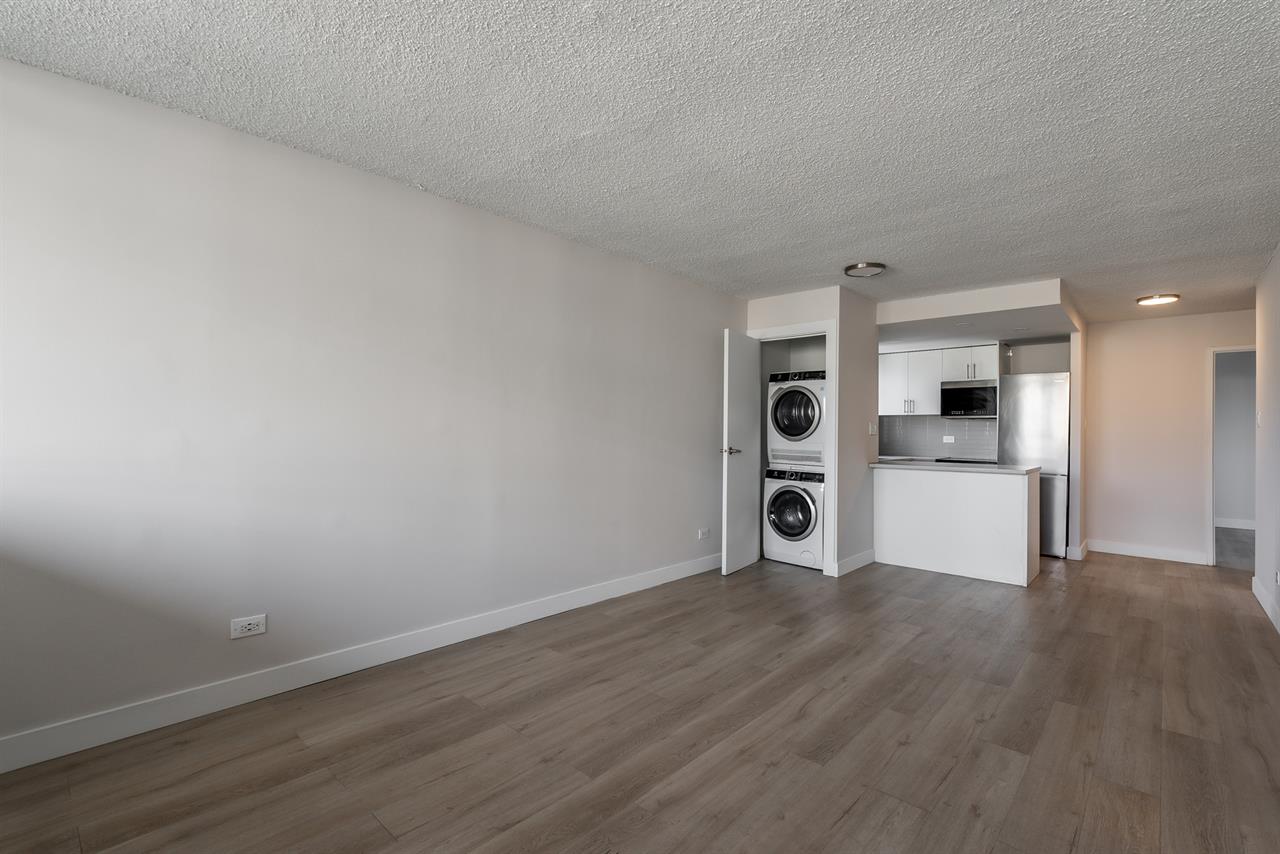 Sunny 1 Bedroom Unit - Downtown Montreal - 2000 Saint-Marc Street, Montréal