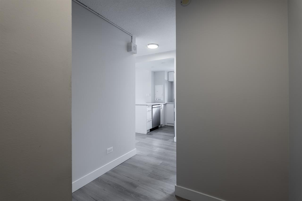 Sunny 1 Bedroom Unit - Downtown Montreal - 2000 Saint-Marc Street, Montréal