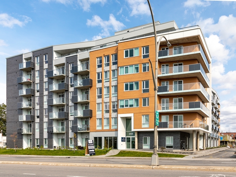 2 Bedrooms - 2505 Marcel-Laurin Blvd, Montréal