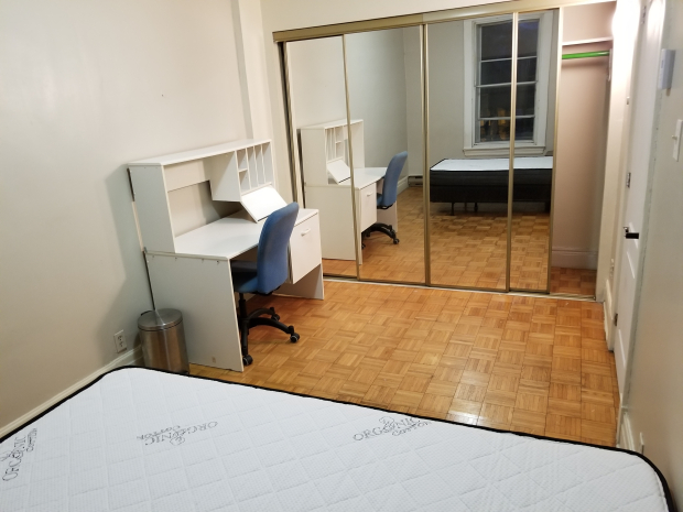 Grande Chambre à Louer En Colocation