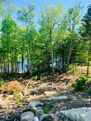 Jolie Maison Au Bord De L'eau à Louer