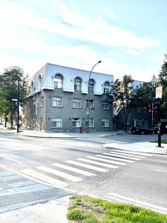 A very small studio near Metro Papineau