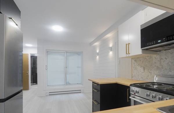 Stylish Newly Renovated 3 ½ For Rent – Prime Location! ,