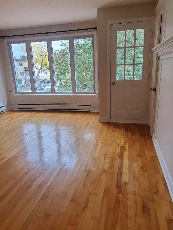 5 1/2 - 3 CH - Montréal (Ahuntsic) - $ 2,300 / mois