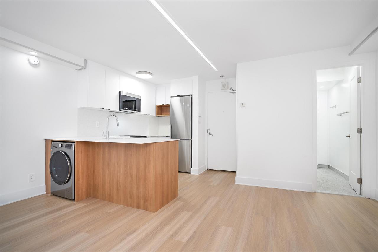 1 Bedroom - 2100 Rue Saint-Marc, Montréal