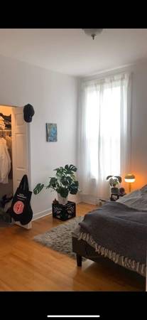 Découvrez votre appartement parfait au coeur du Mile End!