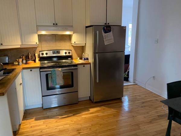 Découvrez votre appartement parfait au coeur du Mile End!