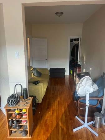 1br Mile End Apartment for Lease Transfer