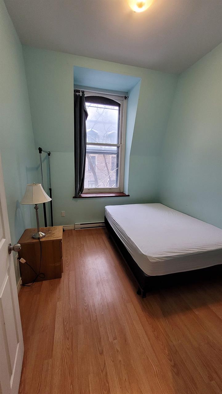 1 CH - 1 SDB - Montréal - $780 /mo