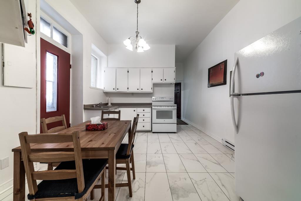 3 Bedroom - 1219 Rue Atateken, Montréal